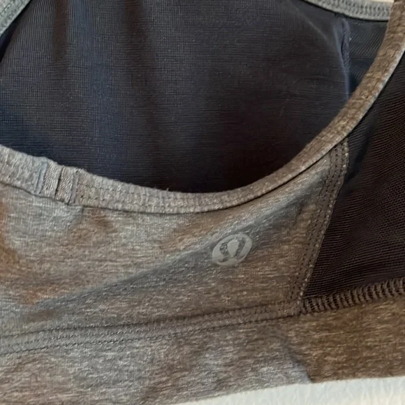 Lululemon Racerback Sports Bra w/Padding - Picture 4 of 4